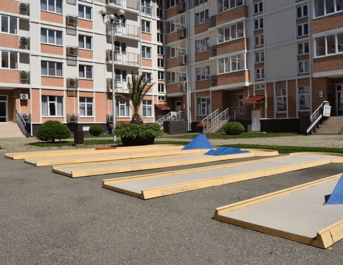 Площадка для мини-гольфа - Отель «Русский Дом»